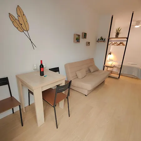 Miramar Rd B Apartment